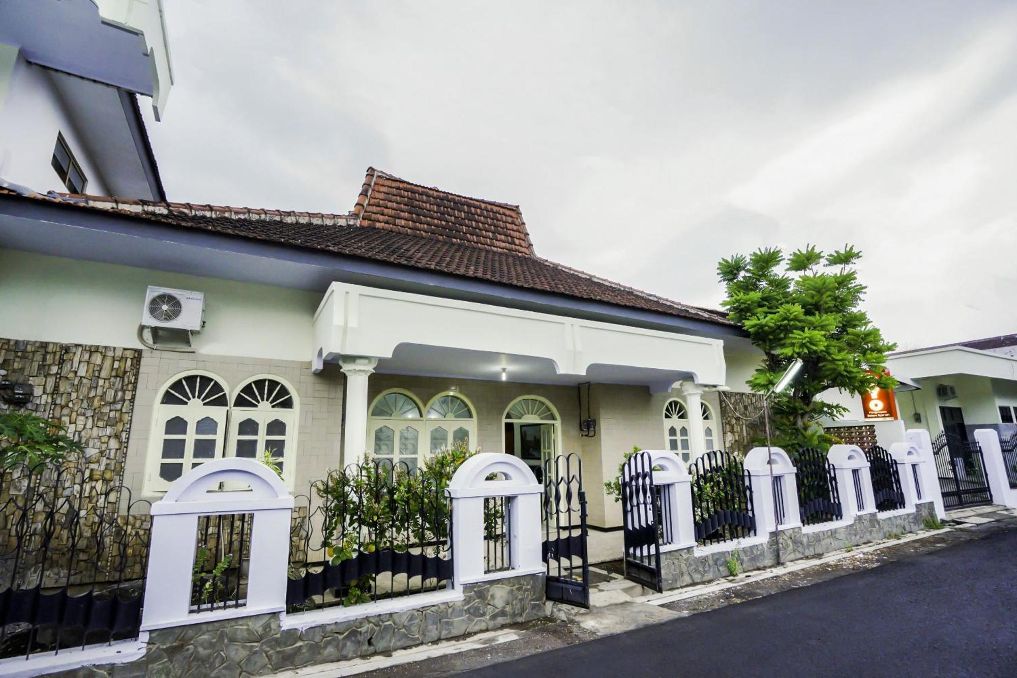 Oyo 2004 Penginapan Bidara Syariah Probolinggo Exteriér fotografie